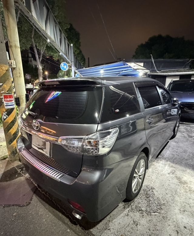 TOYOTA豐田 WISH  第2張相片
