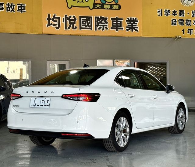 SKODA司科達 SUPERB SEDAN  第2張相片