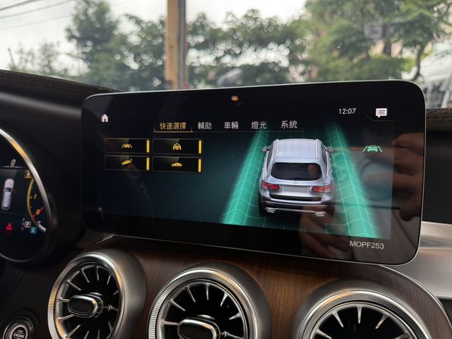 M-BENZ賓士 GLC300  第11張相片