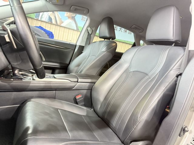 LEXUS凌志 RX300  第5張相片