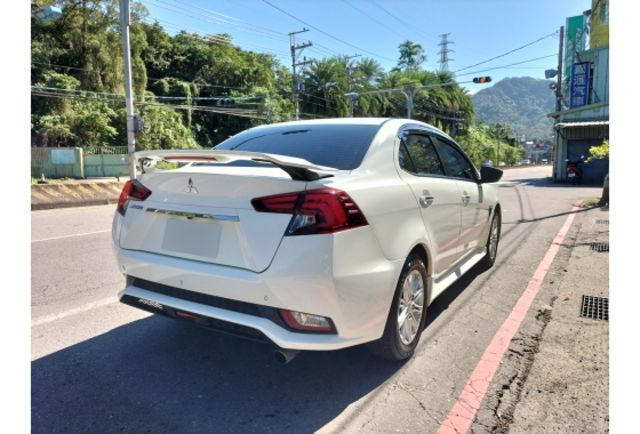 2017 GRAND LANCER 1.8 一手車 原鈑件 原廠保養  第2張相片