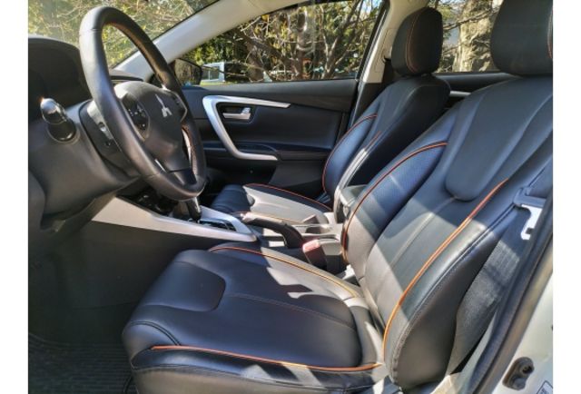 2017 GRAND LANCER 1.8 一手車 原鈑件 原廠保養  第6張相片