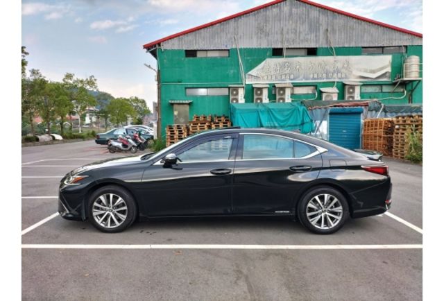 LEXUS ES300h 豪華版  第3張相片