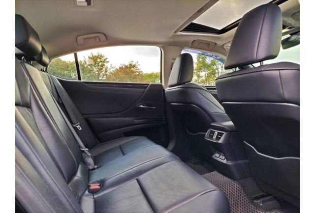 LEXUS ES300h 豪華版  第7張相片