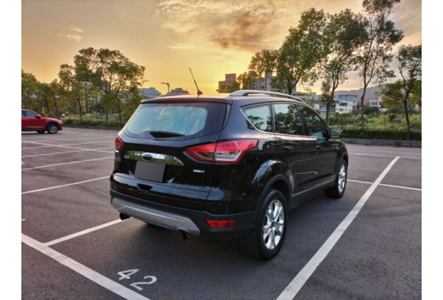 KUGA 2.0 旗艦版 原鈑件 車況好  第2張相片