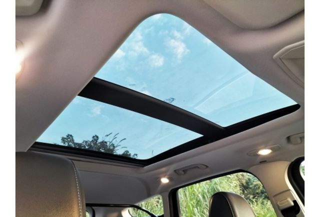 KUGA 2.0 旗艦版 原鈑件 車況好  第8張相片