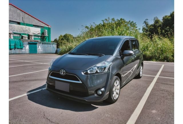 SIENTA 1.8 七人座 豪華版 原鈑件  第1張相片