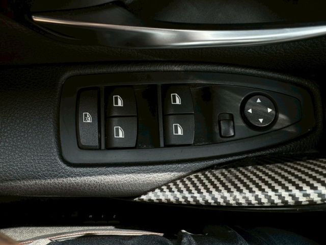 3 SERIES SEDAN F30  第16張相片