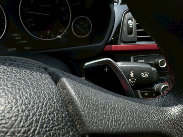 3 SERIES SEDAN F30  第17張相片