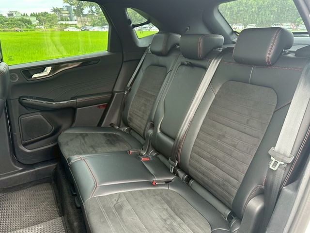KUGA  第13張相片