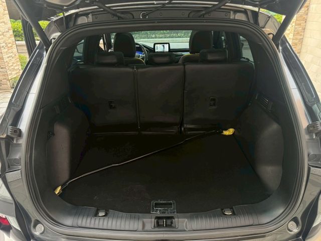 KUGA  第4張相片
