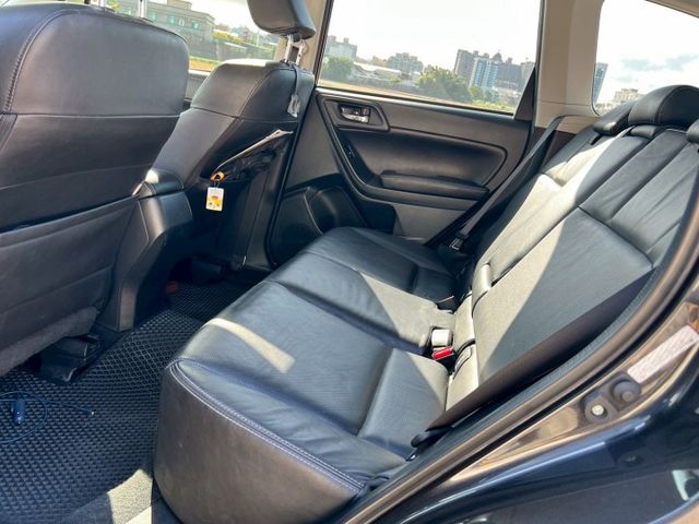 FORESTER  第6張相片