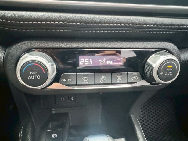 KICKS  第6張相片