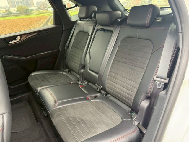 KUGA  第13張相片