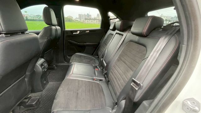 KUGA  第13張相片