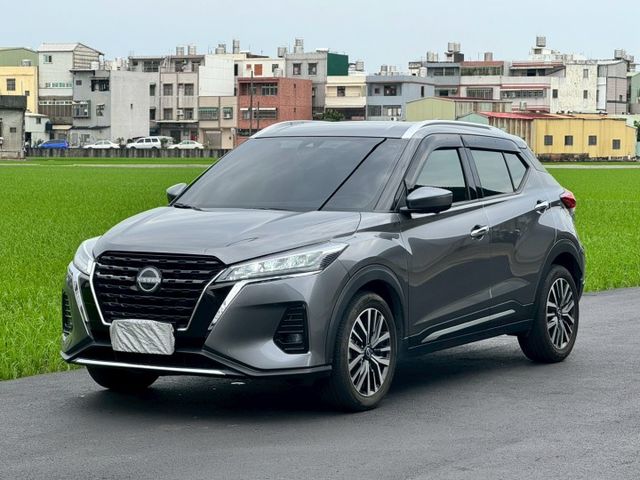 KICKS  第2張相片