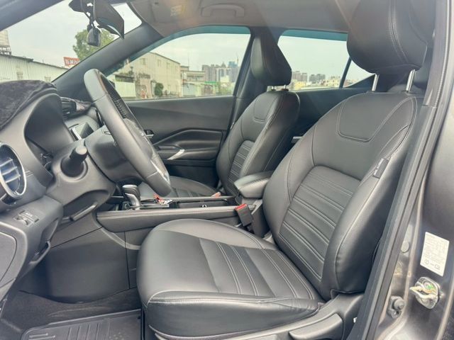 KICKS  第6張相片