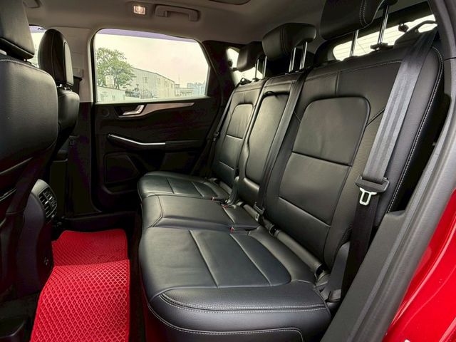 KUGA  第7張相片