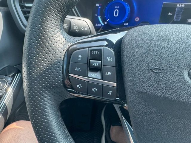 KUGA  第7張相片