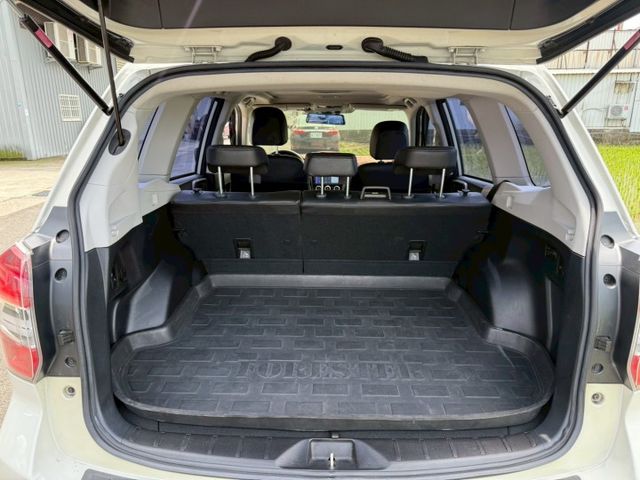 FORESTER  第4張相片