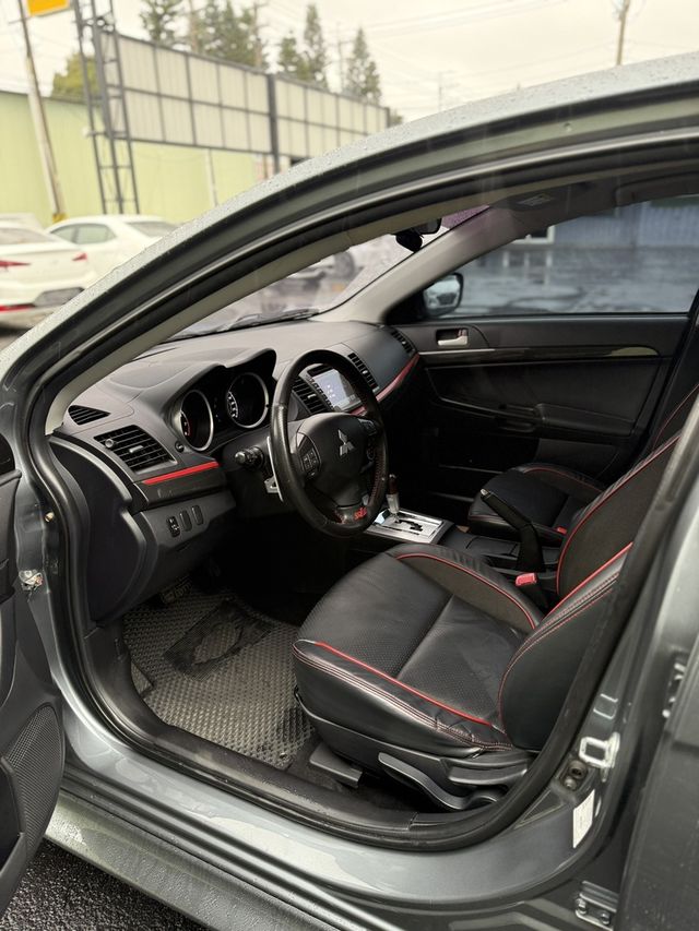 MITSUBISHI三菱 LANCER IO  第6張相片