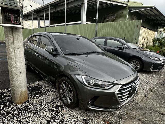 HYUNDAI現代 ELANTRA  第1張相片