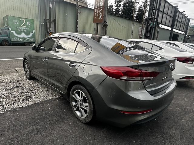 HYUNDAI現代 ELANTRA  第4張相片