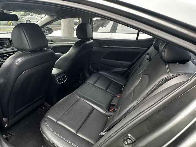 HYUNDAI現代 ELANTRA  第6張相片