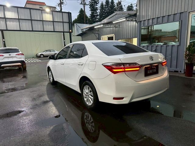TOYOTA豐田 ALTIS  第3張相片