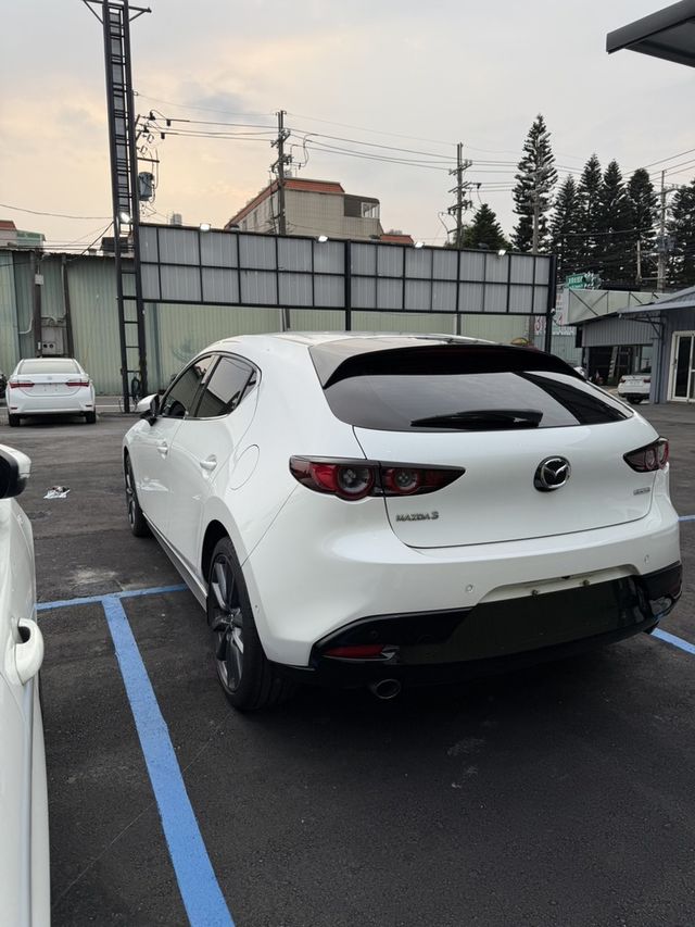MAZDA馬自達 MAZDA 3  第3張相片