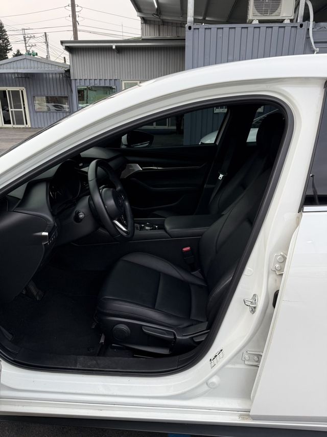 MAZDA馬自達 MAZDA 3  第5張相片