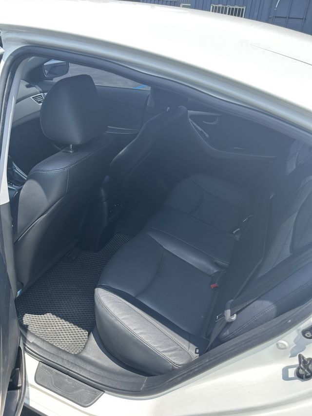 HYUNDAI現代 ELANTRA  第5張相片