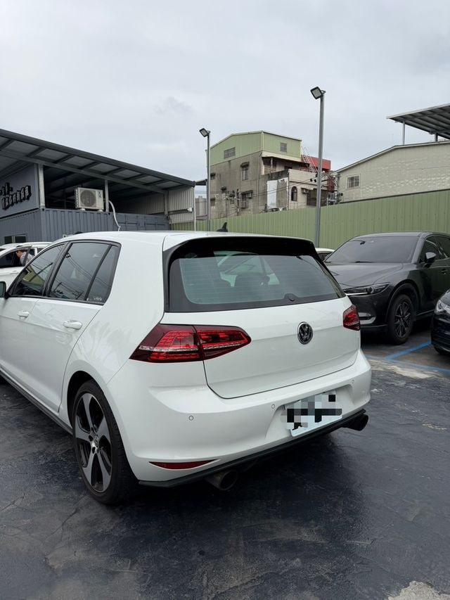 VOLKSWAGEN福斯 GOLF GTI  第4張相片