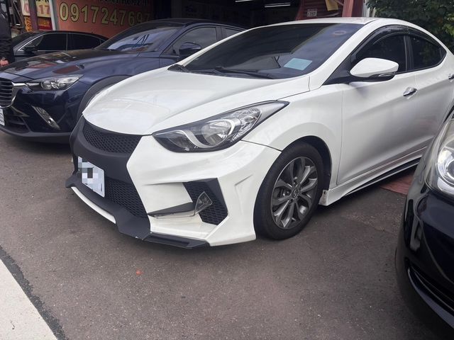 HYUNDAI現代 ELANTRA  第2張相片