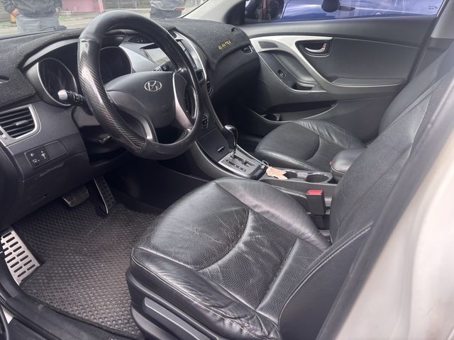 HYUNDAI現代 ELANTRA  第5張相片