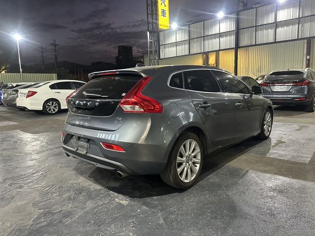 VOLVO富豪 V40  第3張相片