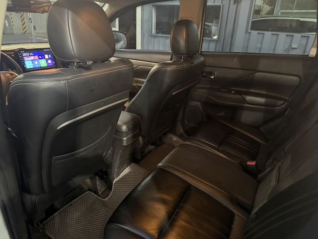 MITSUBISHI三菱 OUTLANDER  第6張相片