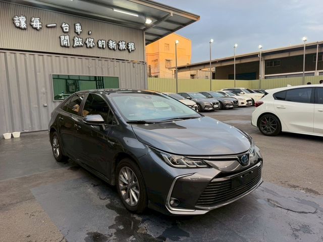 TOYOTA豐田 ALTIS  第2張相片