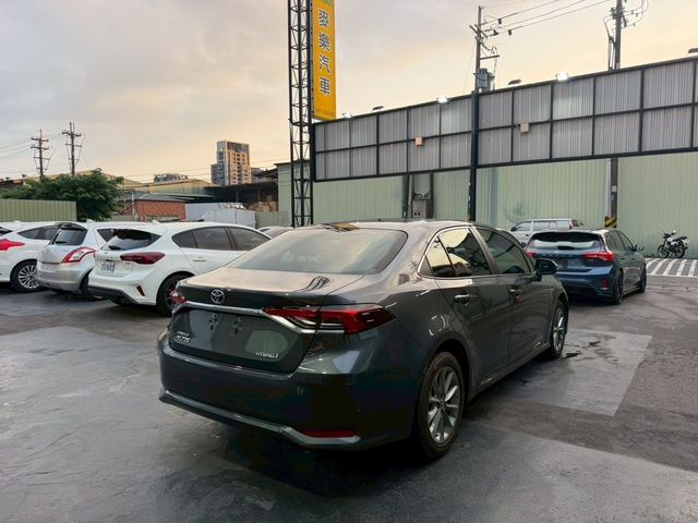 TOYOTA豐田 ALTIS  第3張相片