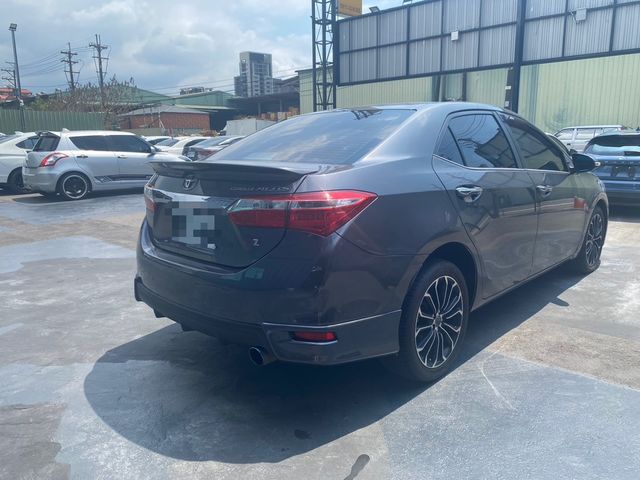 TOYOTA豐田 ALTIS  第3張相片