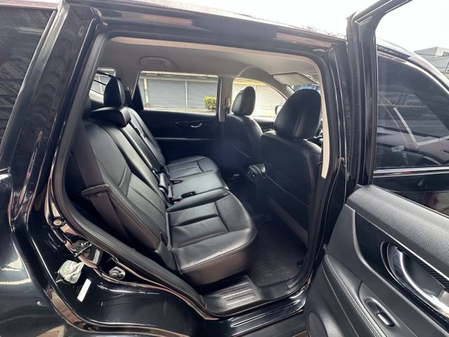 X-TRAIL  第14張相片