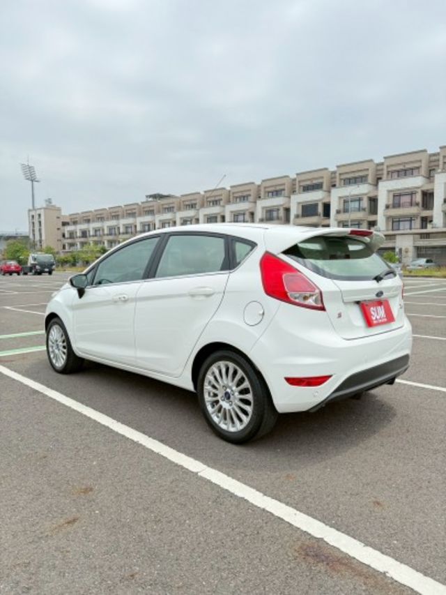 FIESTA  第5張相片