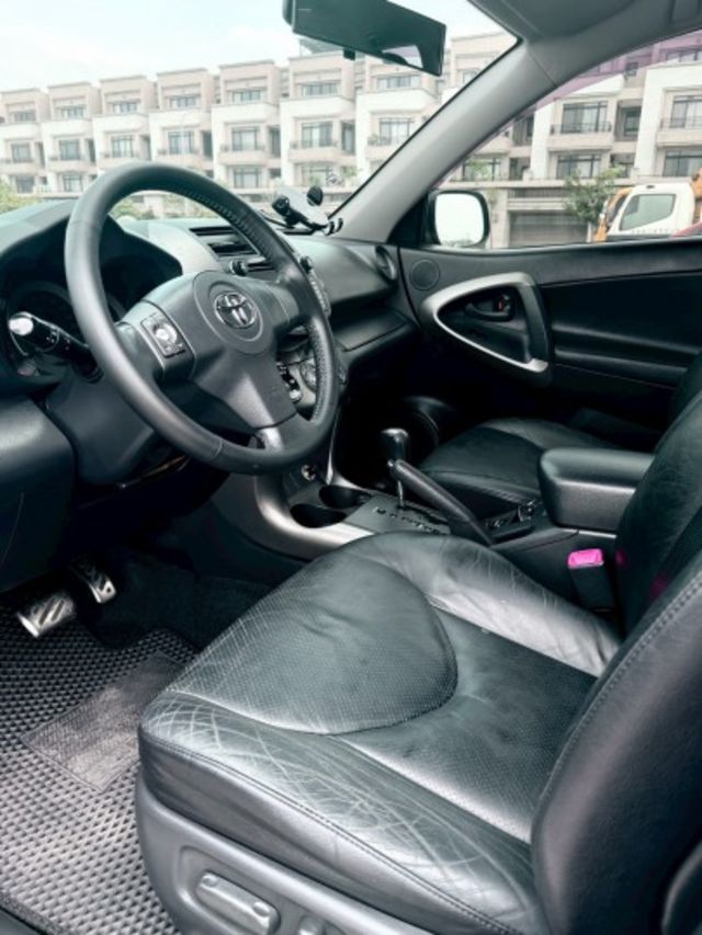 RAV4  第10張相片