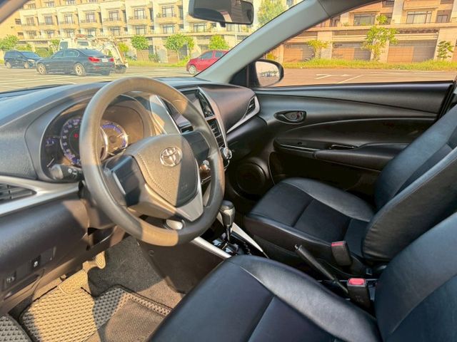 經典版/認證車/低里程/電折、電調後視鏡/倒車雷達/光感應頭燈/ISO-FIX/  第5張相片