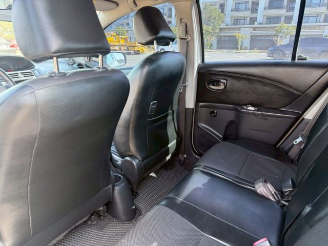 YARIS  第9張相片