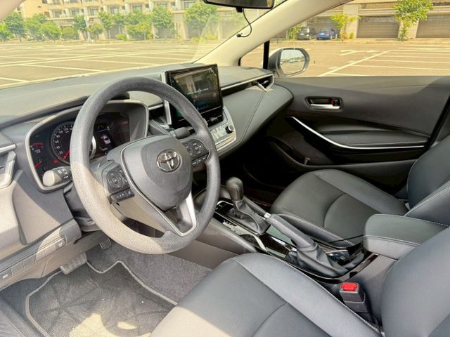 豪華版/認證車/可保固/IKEY/摸門/ACC跟車/CarPlay/恆溫/後座出風口/車道置中/  第8張相片