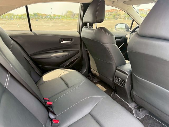 豪華版/認證車/可保固/IKEY/摸門/ACC跟車/CarPlay/恆溫/後座出風口/車道置中/  第11張相片