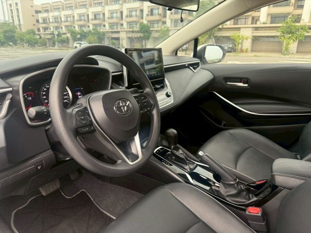 豪華版/認證車/原版/跑很少，準新車，跟新車差在價錢而已~/  第9張相片