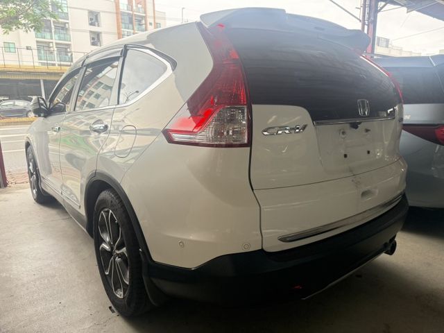 S版/4WD/認證車/定速/雙區恆溫/天窗/換檔撥片/360環景/電動椅/電折後視鏡/後座分離傾倒/  第4張相片