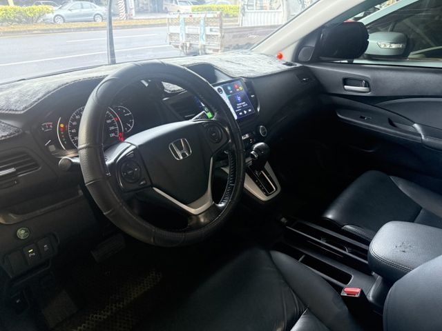 S版/4WD/認證車/定速/雙區恆溫/天窗/換檔撥片/360環景/電動椅/電折後視鏡/後座分離傾倒/  第8張相片